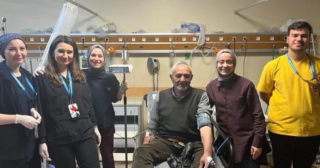 İnme hastasına hayat kurtaran müdahale Akyazı da inme geçiren hasta, erken müdahale ile felç riskinden kurtarıldı Sakarya Haberleri