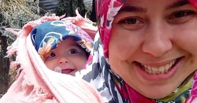 Milyonların yüzünü güldüren anlar: 7,5 aylık gezgin Gökçe ve fedakar annesi sosyal medyanın yeni fenomeni oldu VİDEO İZLE