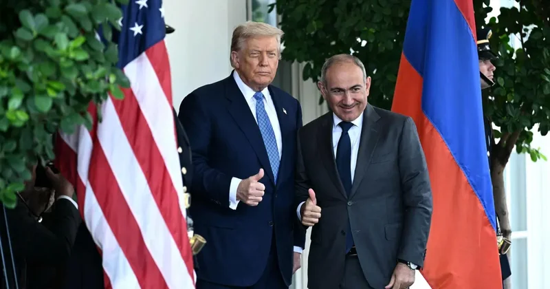 Komşu ülkede yeni dönem! Seçimden zaferle ayrıldılar! Trump desteğini ilan etti!