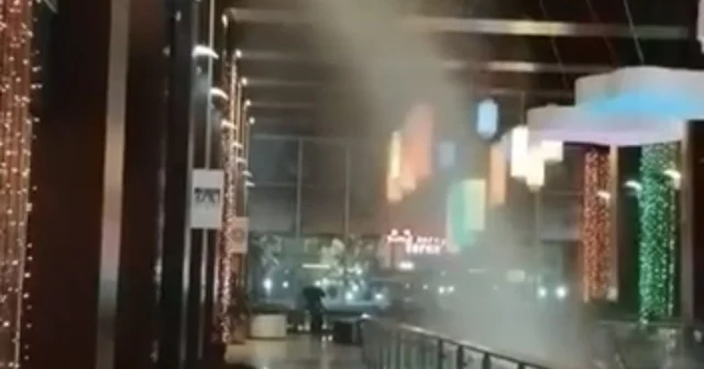Bursa da alışveriş merkezinde panik Yangın fıskiyeleri açıldı, ortalık göle döndü Bursa Haberleri