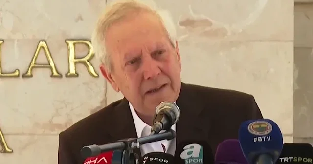 Aziz Yıldırım Fenerbahçe nin eski yöneticisi Derviş Köksal Özbek in cenazesinde gözyaşlarına hakim olamadı VİDEO İZLE