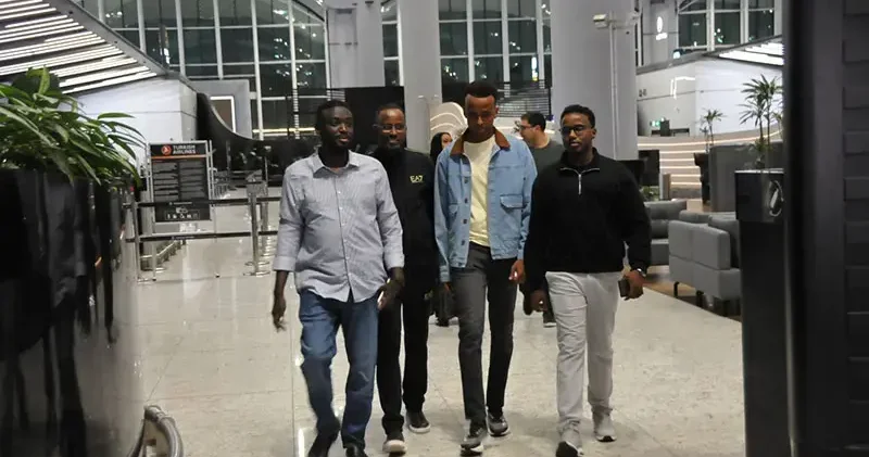 Dünya Kupası için ABD ye girişine izin verilmeyen Somalili hakem ülkesine döndü