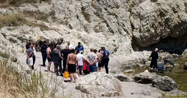Şile de boğulma tehlikesi geçiren kişiyi çevredekiler kurtardı VİDEO İZLE