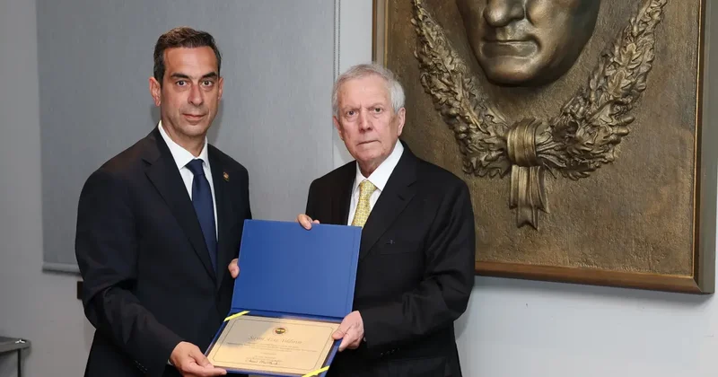 Mazbatalar teslim edildi! Fenerbahçe de Aziz Yıldırım dönemi resmen başladı