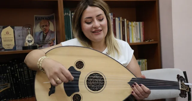 Hayallerinden vazgeçmedi, beyaz önlüğünü çıkartıp tekrar okula başladı Sağlık sektöründen sanat dünyasına uzanan hikaye Fırat Üniversitesi Hastanesi nden konservatuvar sıralarına Elazığ Haberleri