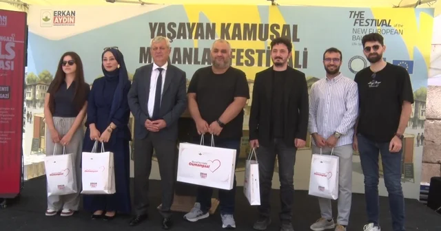 Bursa nın 700 yıllık mirası yarışmayla dijital dünyaya taşındı Geçmişin izleri tasarım sergisinde buluştu Bursa Haberleri