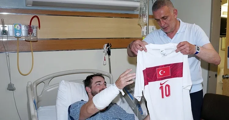 A Milli Takım a eşlik ederken kaza geçiren polise TFF Başkanı İbrahim Hacıosmanoğlu ndan ziyaret