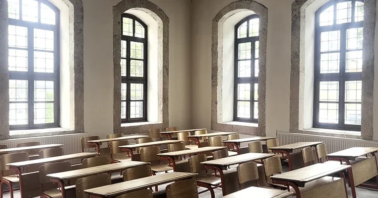 Devlet Bahçeli nin okuduğu okul yeniden açılıyor