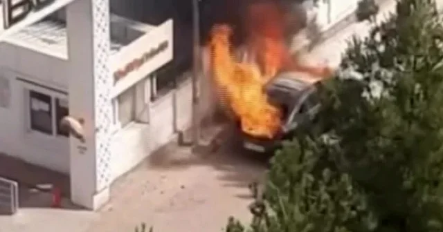 Diyarbakır da seyir halindeki araç alev topuna döndü VİDEO İZLE