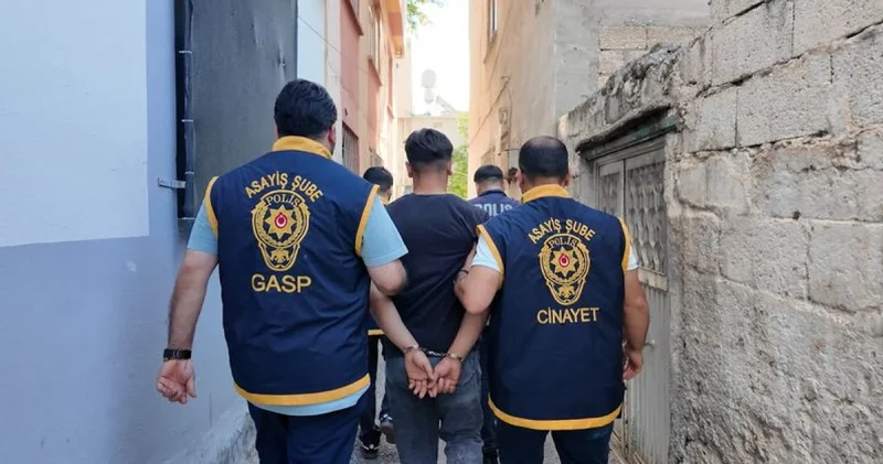 Silah teşhirine 14 gözaltı Son dakika haberleri