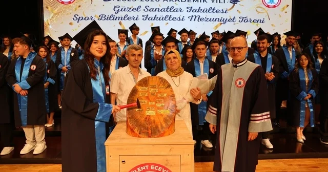 BEUN da mezuniyet sevinci; Güzel Sanatlar ve Spor Bilimleri Fakülteleri yeni mezunlarını verdi Zonguldak Haberleri