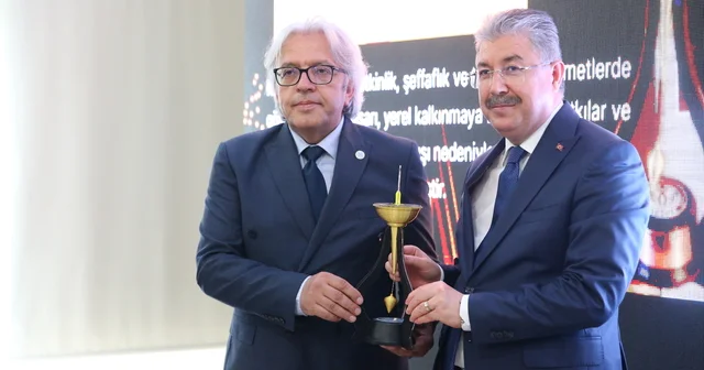 Eskişehir Valisi Yılmaz a yılın mülki idare amiri ödülü Eskişehir Haberleri