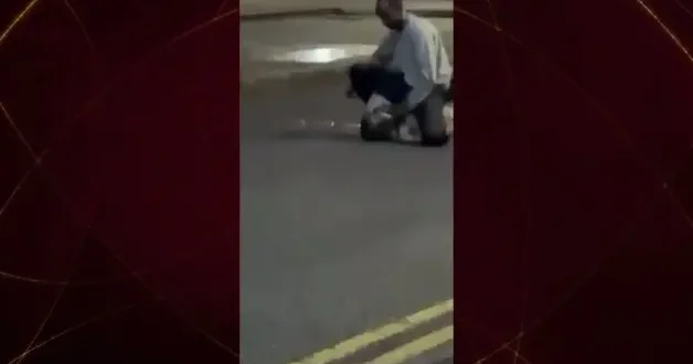 Bıçaklı saldırının ardından Kuzey İrlanda da halk ayaklandı!
