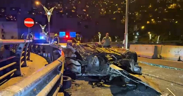 Takla atan araç hurda yığınına döndü: 19 yaşındaki sürücü ağır yaralandı Zonguldak Haberleri
