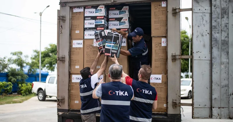 TİKA dan Venezuela ya 2 kamyon barınma ve temel yaşam malzemesi desteği