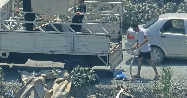 Dereye kamyon dolusu atık malzeme döktüler: Doğa katliamı kameraya yansıdı Hatay Haberleri Habertürk Yerel Haberler