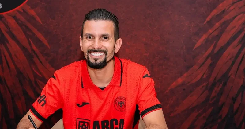 Transferin hızlı takımı, Süper Lig den kaleci transfer etti