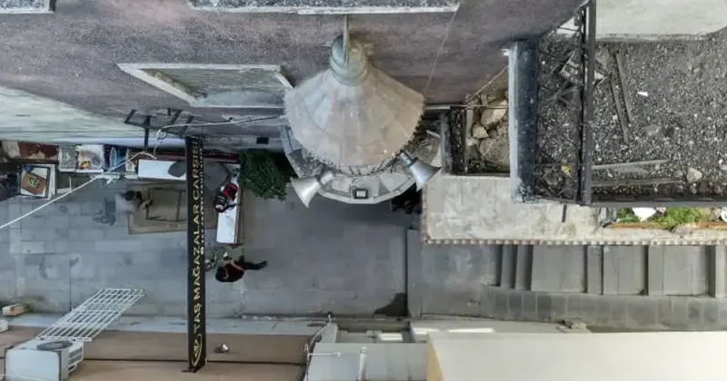 Erzurum da yarım minareyi gören dönüp bir daha bakıyor
