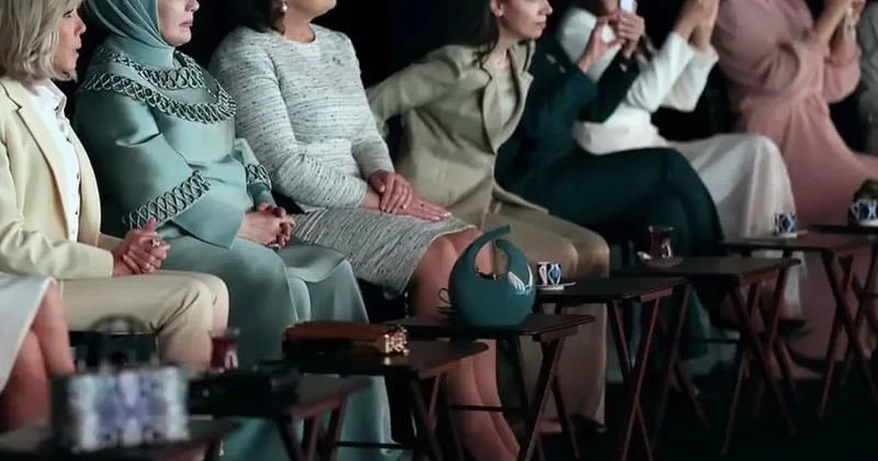 NATO Zirvesi nde sürpriz konser: Ajda Pekkan lider eşleri için sahne aldı