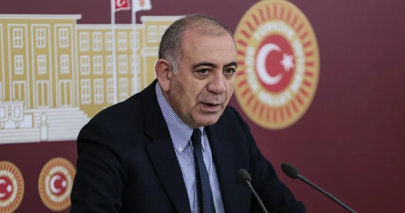 Gürsel Tekin için göreve devam kararı