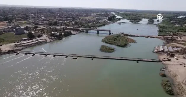 TSK, Suriye de 240 metre uzunluğunda yüzer köprü kurdu