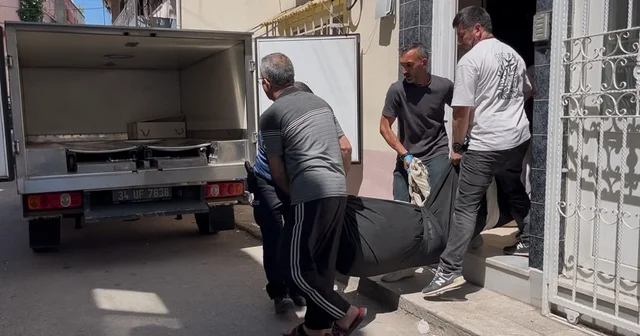 Talihsiz adam merdivenlerde can verdi... Acılı annenin feryadı yürekleri dağladı Bursa Haberleri Habertürk Yerel Haberler