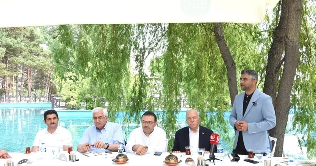 AK Parti Erzurum teşkilatı hizmetleri değerlendirdi Stadyum, ulaşım, yeni kreş ve yatırımlar gündemde Erzurum Haberleri Habertürk Yerel Haberler