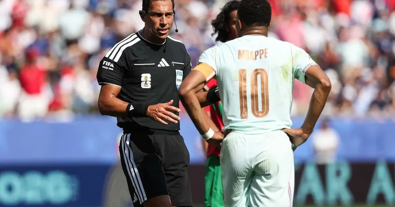 Mbappe, Fas maçında Arjantinli hakem yüzünden penaltı kaçırmış