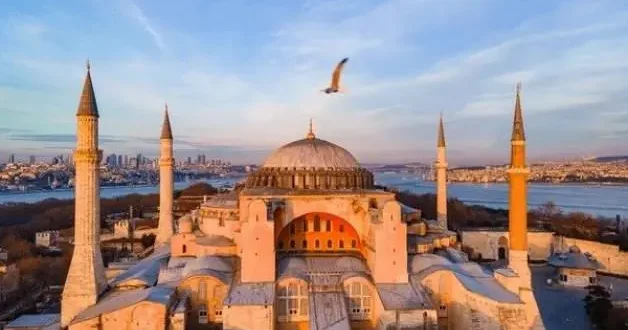 Ayasofya i Kebîr Camii nin zincirlerini kıran o tarihi kararın üzerinden tam 6 yıl geçti