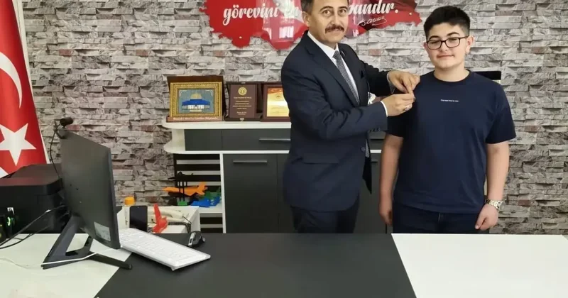 LGS şampiyonu çeyrek altınla ödüllendirildi