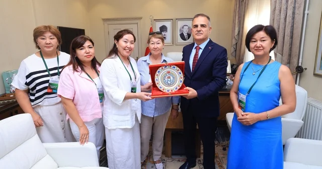 Kazakistanlı eğitimcilerden Muğla Valisi Akbıyık a ziyaret Muğla Haberleri Habertürk Yerel Haberler