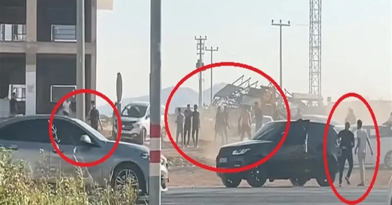 Diyarbakır’da taşlı, sopalı kavga kamerada: 2 yaralı