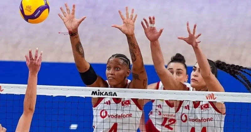 Milletler Ligi nde nefes kesen 5 set! Filenin Sultanları, karar setinde yıkıldı