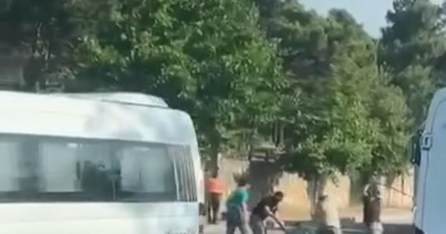 Trafikte tartıştıkları kişiyi sopayla dövdüler: 4 gözaltı Kocaeli Haberleri Habertürk Yerel Haberler