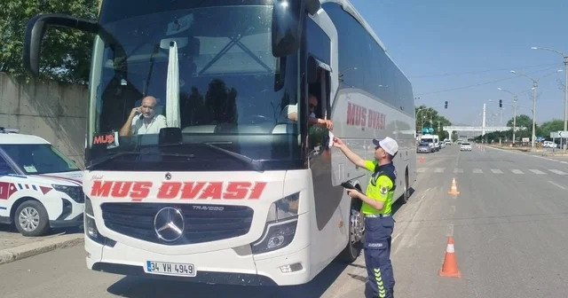 Muş ta jandarmadan şehirlerarası yolcu otobüslerine sıkı denetim Muş Haberleri Habertürk Yerel Haberler