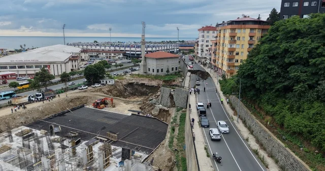 Rize de yurt inşaatının kazısında istinat duvarı ve yol çöktü: 3 bina tahliye edildi Rize Haberleri Habertürk Yerel Haberler