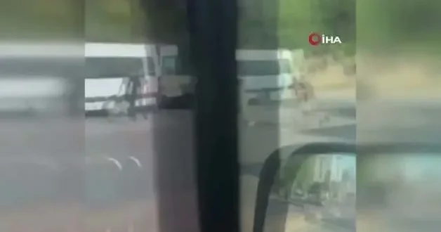 Kocaeli de dehşet anları: 4 kişi tek kişiye demir sopalarla acımasızca saldırdı