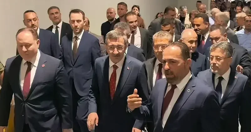 Cumhurbaşkanı Yardımcısı Yılmaz, Güzelyurt Soğuk Hava Deposu Entegre Tesisleri’nde incelemede bulundu