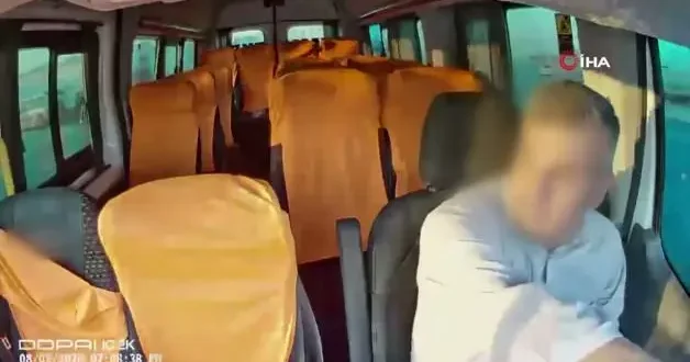 Adıyaman da yol verme vahşeti: Karşılık vermeyen sürücüye yumruk yağmuru!