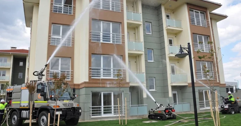 Yağmur suyunu binaların üzerine püskürtmeye başladılar Sözcü Gazetesi
