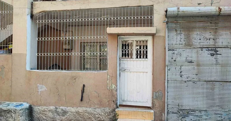 Adana da Eşine 8 Bıçak Darbesi: Koma Halinde