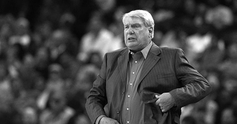 NBA in en fazla galibiyet alan ikinci başantrenörü hayatını kaybetti