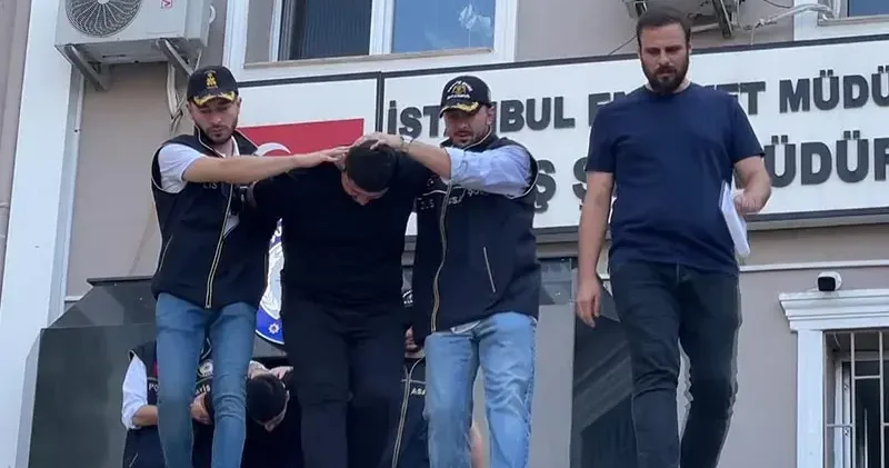 Fatih te bir kişinin öldürüldüğü silahlı saldırının görüntüleri ortaya çıktı; 4 şüpheli Didim de yakalandı