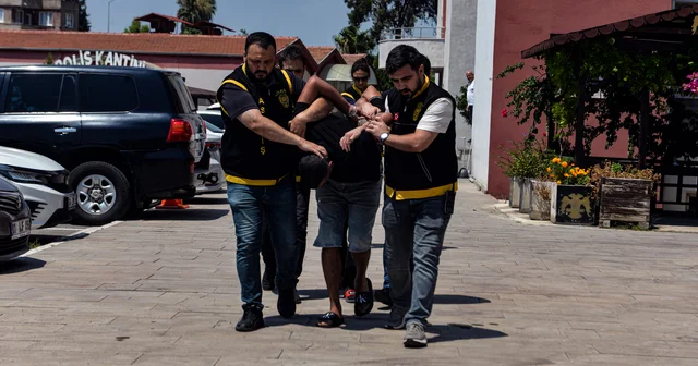 Telefonunu alıp kaçtıkları kişinin bankadaki parasını kendi hesaplarına aktardılar: 4 tutuklama Adana Haberleri Habertürk Yerel Haberler