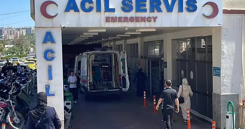 Yanan araçta 4 çocuk annesinin cesedi bulundu; 4 gözaltı