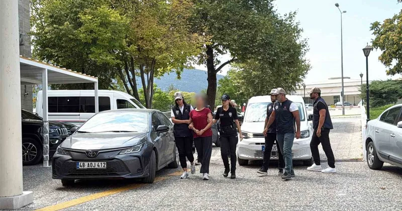 FETÖ firarisi Burkay Karatepe nin ablası adliyede