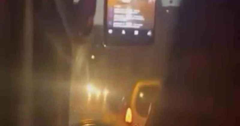Seyir halindeki özel halk otobüsü şoförü canlı yayın açtı