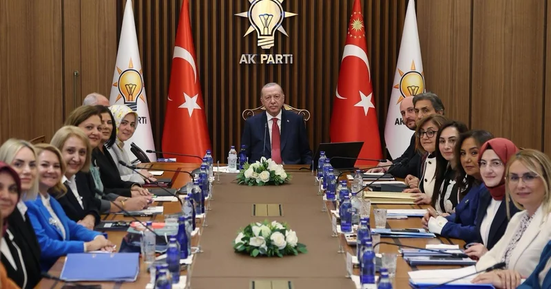 Telefonlarını kapattı, ardından bu kare geldi! CHP li başkan Cumhurbaşkanı Erdoğan ın toplantısında