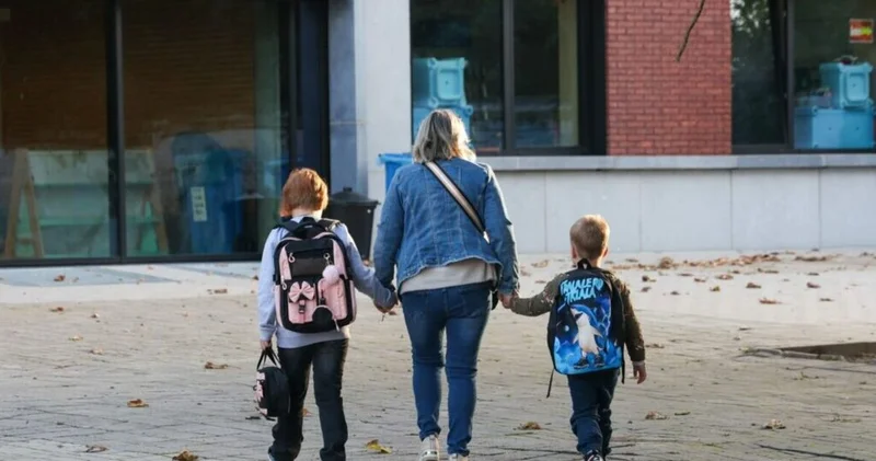 Belçika da Fransızca eğitim veren okullarda öğretmenler tasarruf önlemlerine karşı greve gitti Dış Haberler