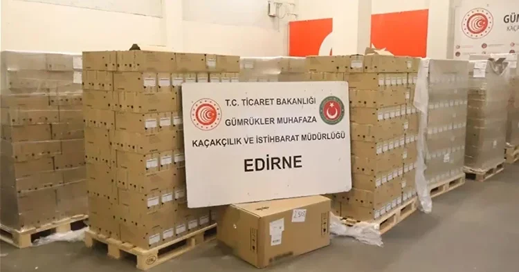 Kapıkule’de X Ray taraması ele verdi: TIR’dan 79 bin 790 set çıktı